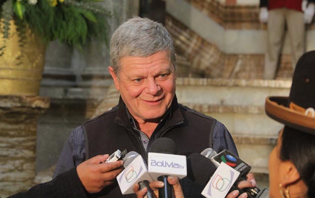 El músico y compositor argentino Gustavo Santaolalla hoy en la casa de Gobierno boliviano. © Enzo De Luca/Ministerio de la Presidencia