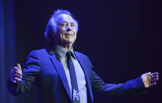 Joan Manuel Serrat en el Gran Rex de Buenos Aires. © Kaloian Santos Cabrera