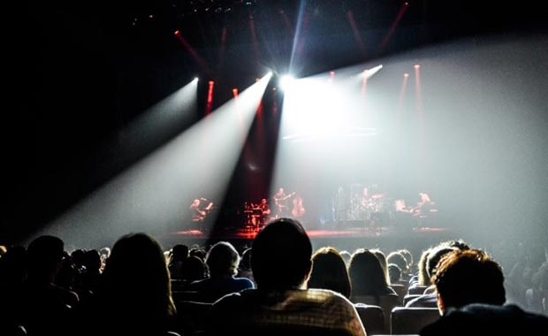 Joan Manuel Serrat en el Gran Rex de Buenos Aires. © Kaloian Santos Cabrera