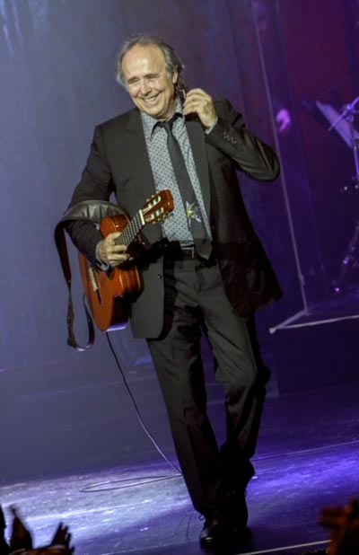 Joan Manuel Serrat en el Gran Rex de Buenos Aires. © Kaloian Santos Cabrera