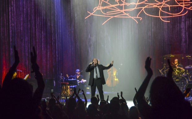 Joan Manuel Serrat en el Gran Rex de Buenos Aires. © Kaloian Santos Cabrera