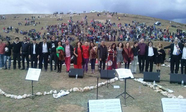 Artistas populares brindaron un emotivo homenaje a Mercedes Sosa en las alturas de Santa Catalina.