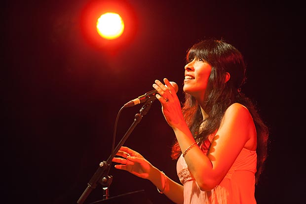 Miryam Quiñones en el Auditori Barradas. © Xavier Pintanel