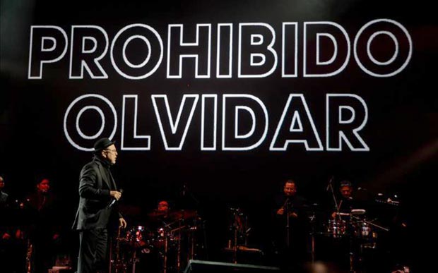 El cantante panameño Rubén Blades se presenta durante el Concierto por la Paz de Colombia en Bogotá (Colombia). © EFE