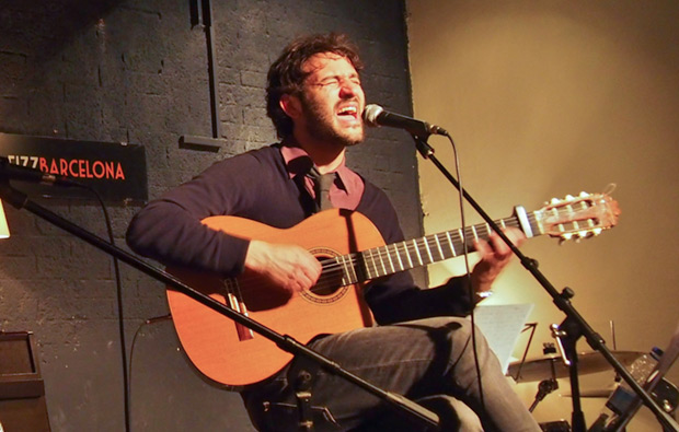 Hugo Arán en la Sala Fizz de Barcelona. © Carles Gràcia Escarp