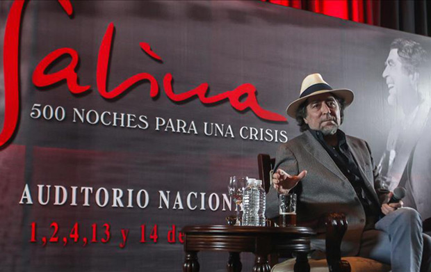 Joaquín Sabina ofreció una rueda de prensa a su llegada este jueves a México. © EFE