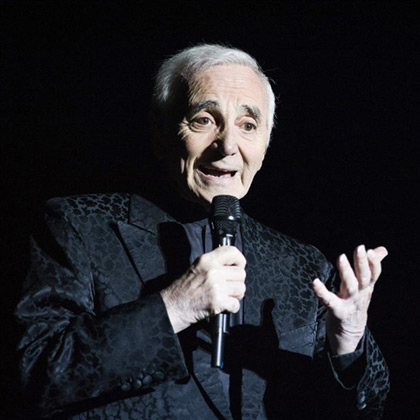 Charles Aznavour en el Barclaycard Center de Madrid. © EFE