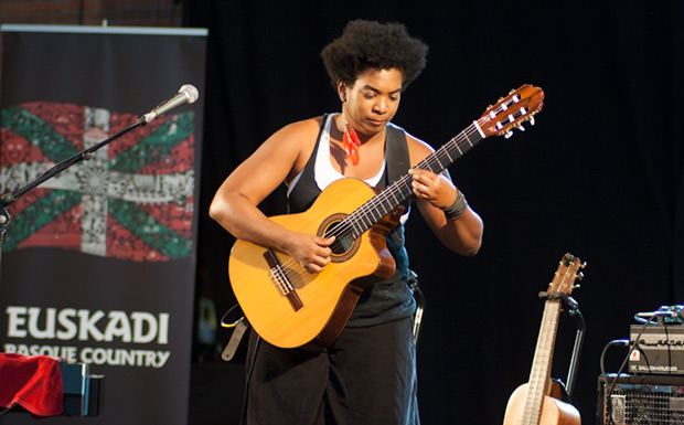 La cubana Yusa, un torbellino musical que no dejó a nadie indiferente. © Xavier Pintanel