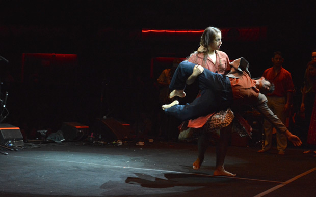 «Fragmentos de un gavilán» de la compañía Danza en Cruz. © GAM