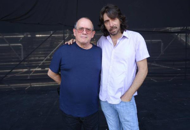 Silvio Rodríguez con Fernando Rabih en la última gira argentina del cubano.