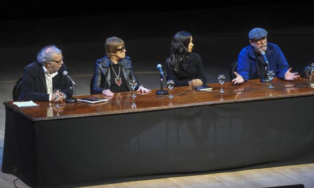 Eduardo Aliverti, Teresa Parodi, Mónica Rivero y Silvio Rodríguez. © Télam