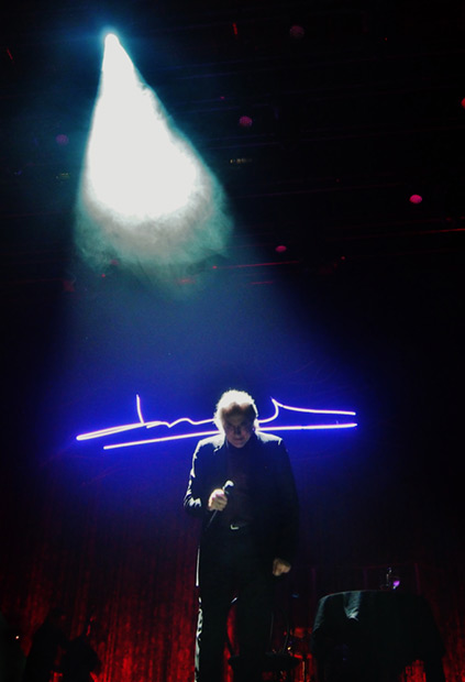 Joan Manuel Serrat en el Olympia de París. © Carles Gràcia Escarp