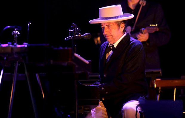 Bob Dylan durante el concierto ofrecido en 2012 en el escenario Maravilllas, dentro de la programación del Festival Internacional de Benicássim, en Castellón. © EFE