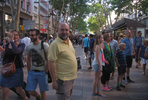 Fermí Puig en las Ramblas de Barcelona. © Manel Gausachs