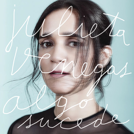 Portada del disco «Algo sucede» de Julieta Venegas.