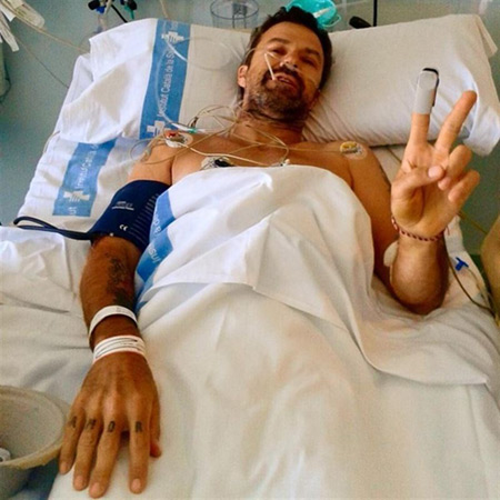 Pau Donés saludando desde el hospital. © Instagram Jarabe de Palo