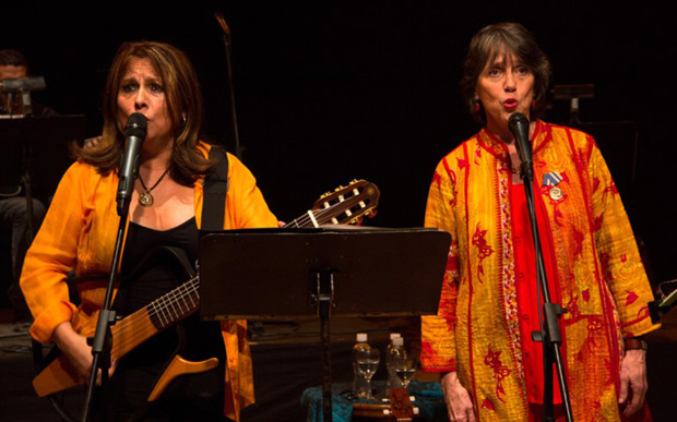 Liuba María Hevia y Cecilia Todd en la sala José Félix Ribas, del Complejo Cultural Teatro Teresa Carreño. © Miguel Pereira