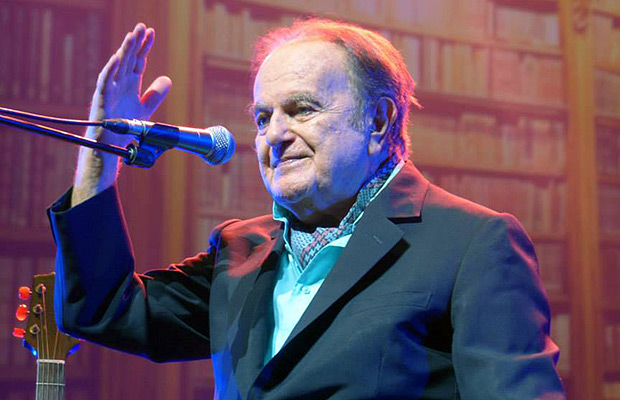 Guy Béart en su concierto de despedida en el Olympia de París en enero de 2015.