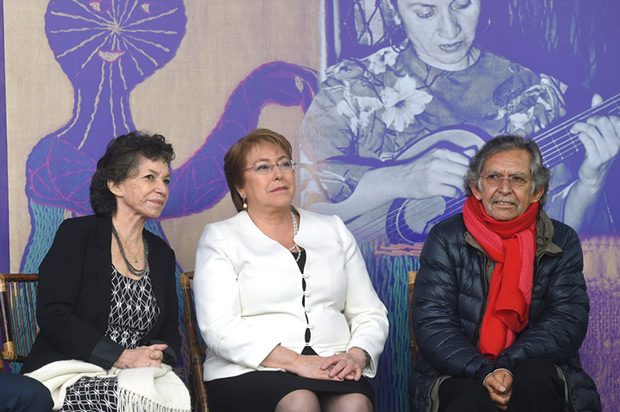 Isabel Parra, Michelle Bachelet y Ángel Parra en la inauguración del Museo y Centro Cultural Violeta Parra. © Ximena Navarro | Gobierno de Chile