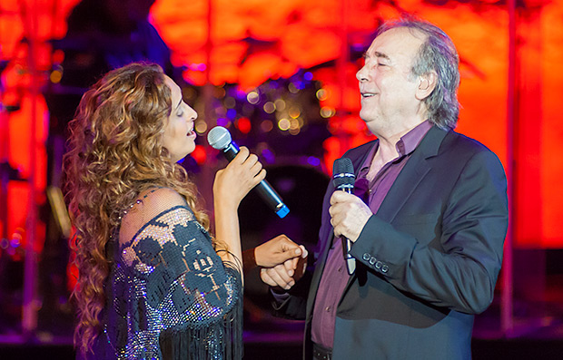 Noa y Joan Manuel Serrat en el Festival Grec de Barcelona 2015. © Xavier Pintanel