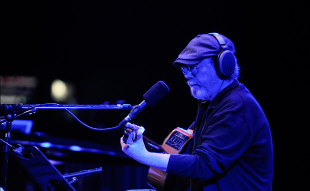 Silvio Rodríguez en el Luna Park de Buenos Aires en 2015. © Kaloian Santos Cabrera