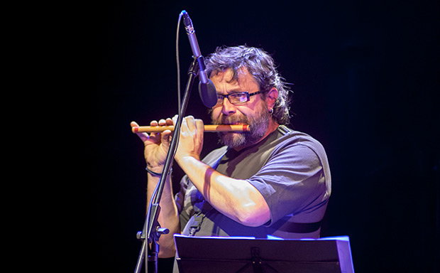 Xavier Lozano, extraordinario con sus flautas. © Xavier Pintanel