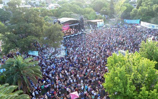 Una multitud tomó ayer un parque del norte de Buenos Aires. © Télam