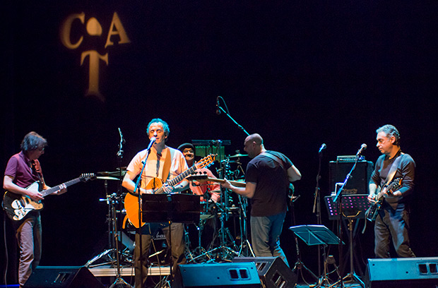 João Afonso con su banda. © Xavier Pintanel