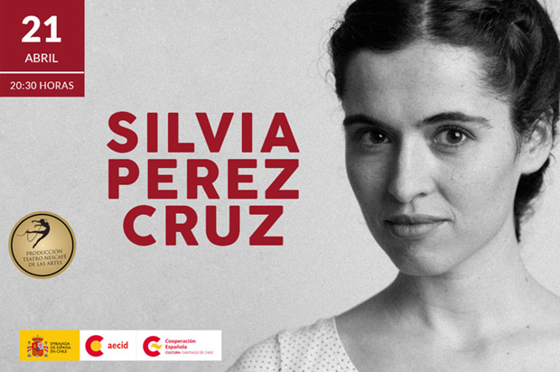 Sílvia Pérez Cruz en el Teatro Nescafé de las Artes de Santiago de Chile.