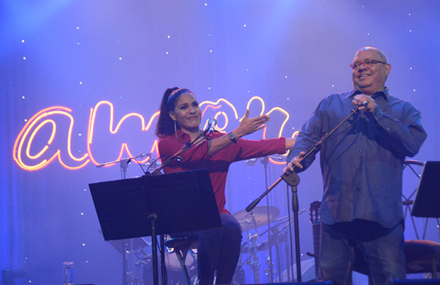 Haydée y Pablo Milanés en el teatro Karl Marx. © Roberto Ruiz | on cuba