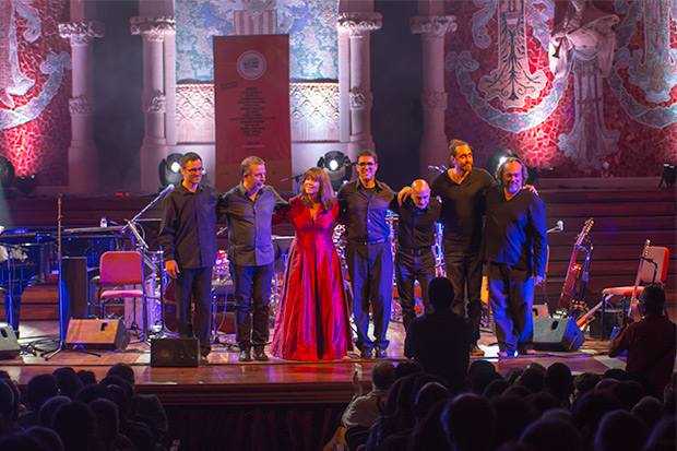 Maria del Mar Bonet con su banda. © Xavier Pintanel