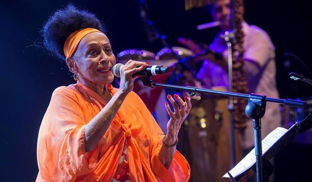 Omara Portuondo.