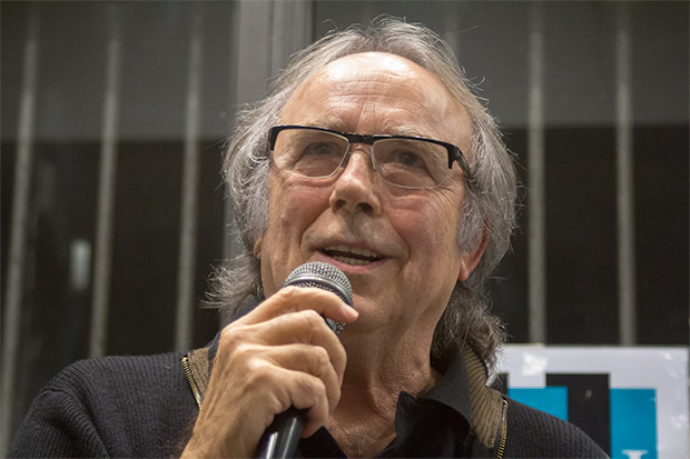  Joan Manuel Serrat cerró el acto fuera de guion. © Xavier Pintanel