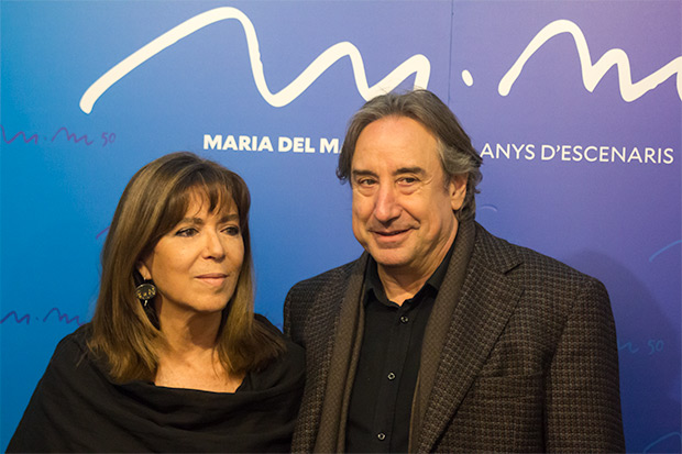 Maria del Mar Bonet con el actor Juanjo Puigcorbé, actual diputado de Cultura de la Diputación de Barcelona. © Xavier Pintanel