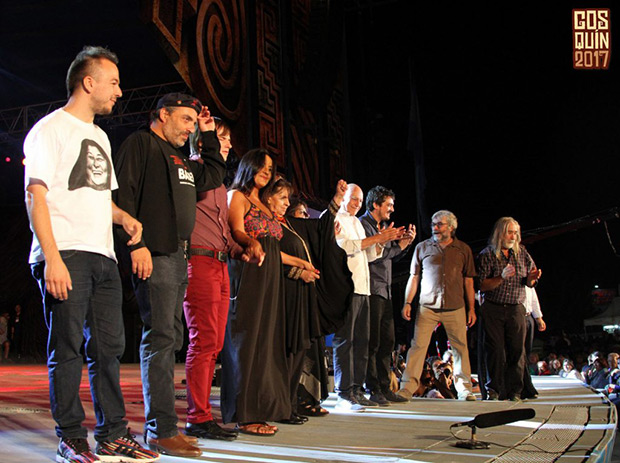 Los protagonistas del homenaje a Gustavo «Cuchi» Leguizamón. © Foto Dani | Aquí Cosquín