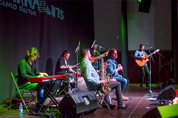 Jorge Tylki con su banda. © Xavier Pintanel