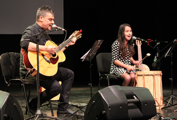 Ángel Parra Orrego con Camila Escobar Aravena. © Consejo Nacional de la Cultura y las Artes