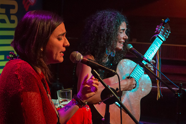 Marta Gómez y Natalia Contesse. © Xavier Pintanel