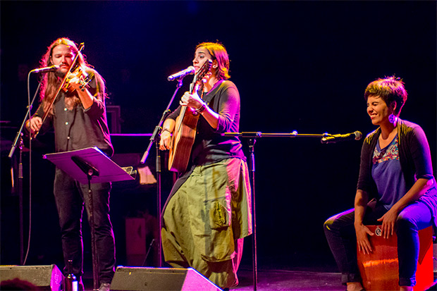 Nano Stern, Marta Gómez y Elizabeth Morris. © Xavier Pintanel