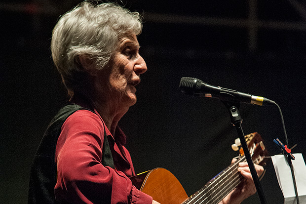 Giovanna Marini amb El Quartetto Urbano i cantants de la Coral Inni e Canti di Lotta