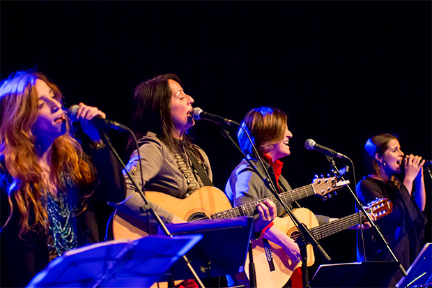 Les Kol·Lontai. De izquierda a derecha: Ivette Nadal, Montse Castellà, Sílvia Comes y Meritxell Gené. © Xavier Pintanel
