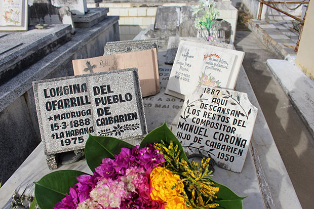 Tumba de Manuel Corona y Longina O'Farril.