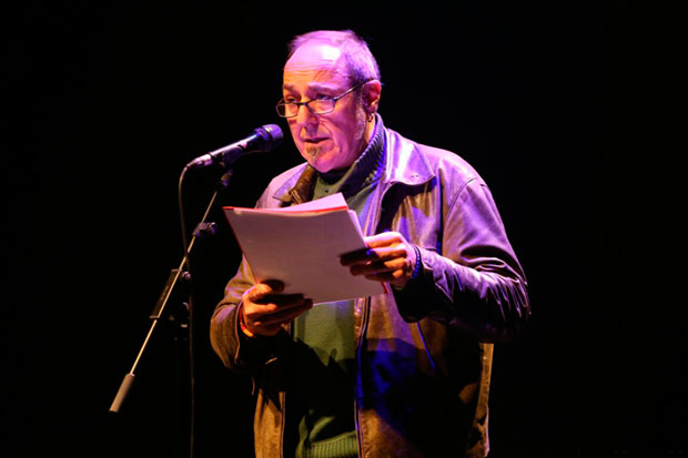 Pere Camps leyendo la carta de Jordi Cuixart. © Juan Miguel Morales | BarnaSants