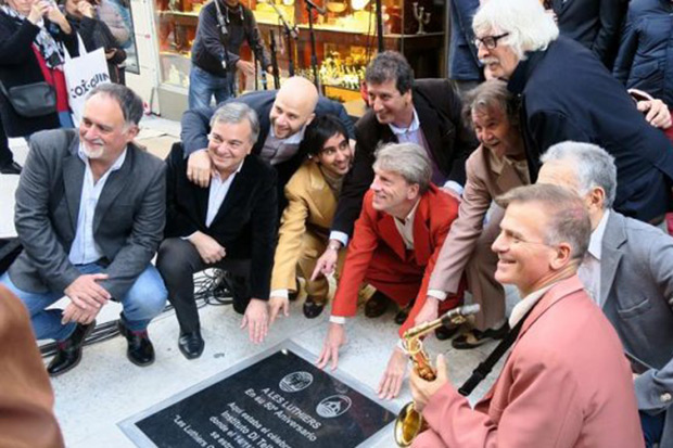 Homenajean a Les Luthiers en el lugar de su primera actuación hace 50 años. © EFE