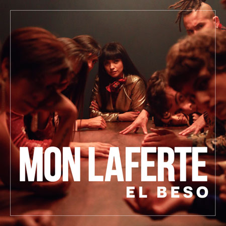 Portada del single «El Beso» de Mon Laferte.