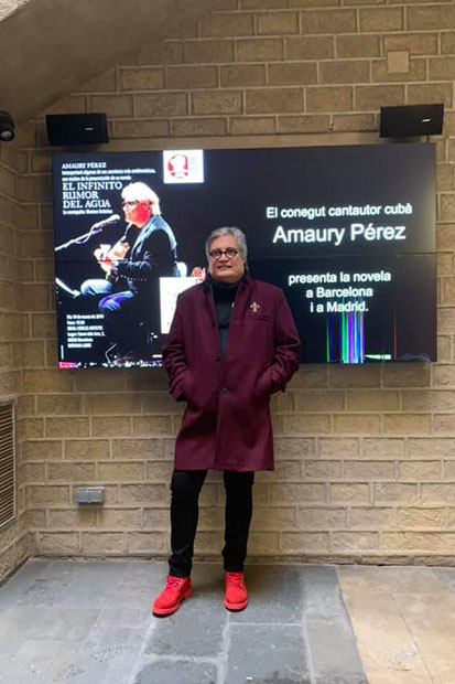 Amaury Pérez en la puerta del Reial Cercle Artístic de Barcelona el pasado 19 de marzo.