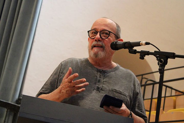 Silvio Rodríguez en la entrega de la Medalla de Oro que confiere el Festival Internacional de Música y Danza de Úbeda. © Ayuntamiento de Úbeda