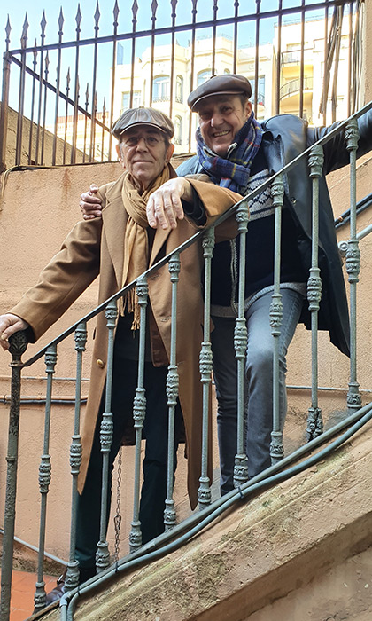 Francesc Pi de la Serra y Pere Camps, director del festival BarnaSants, en una fotografía tomada el 8 de enero de 2020, dos días antes del concierto especial que ofrecerá en las Cotxeres de Sants de Barcelona. © Xavier Pintanel