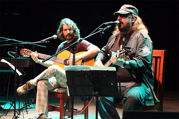 Santiago Feliú y Frank Delgado el 28 de diciembre de 2012, en la sala Raquel Revuelta.