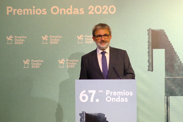 Jaume Serra, secretario general de los Premios Ondas, comunicando los ganadores de la presente edición. © Premios Ondas
